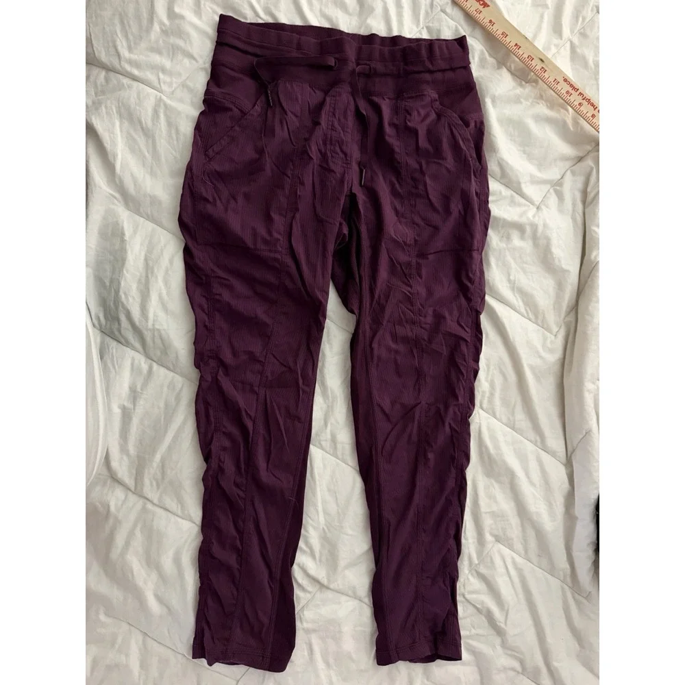 Lululemon Dance Studio Pants 2 Back Pockets Burgundy Women's Size 6